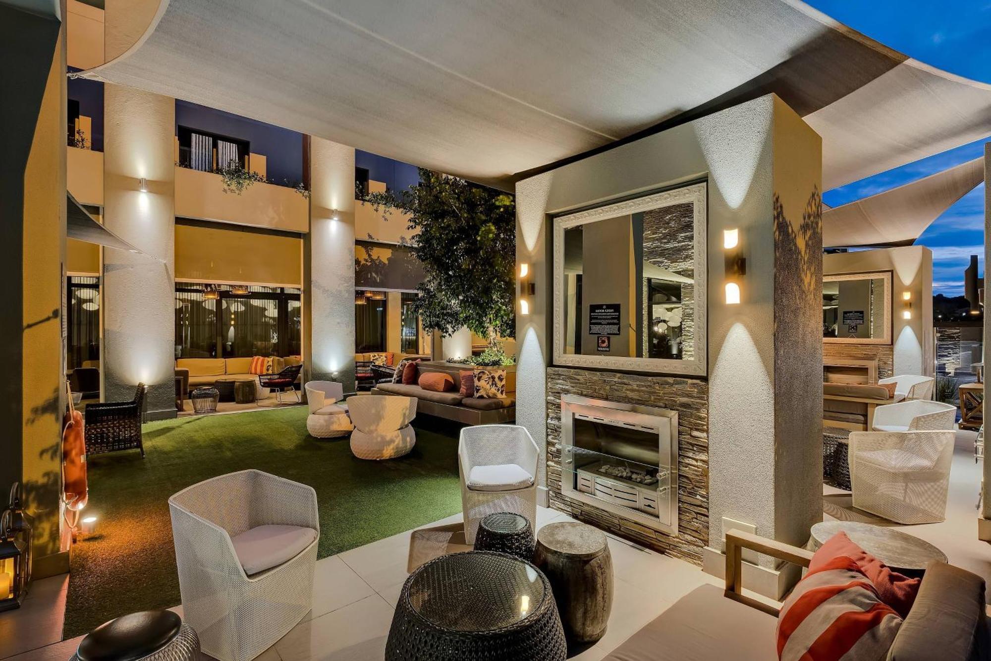Protea Hotel Fire & Ice! By Marriott Pretoria Menlyn Dış mekan fotoğraf