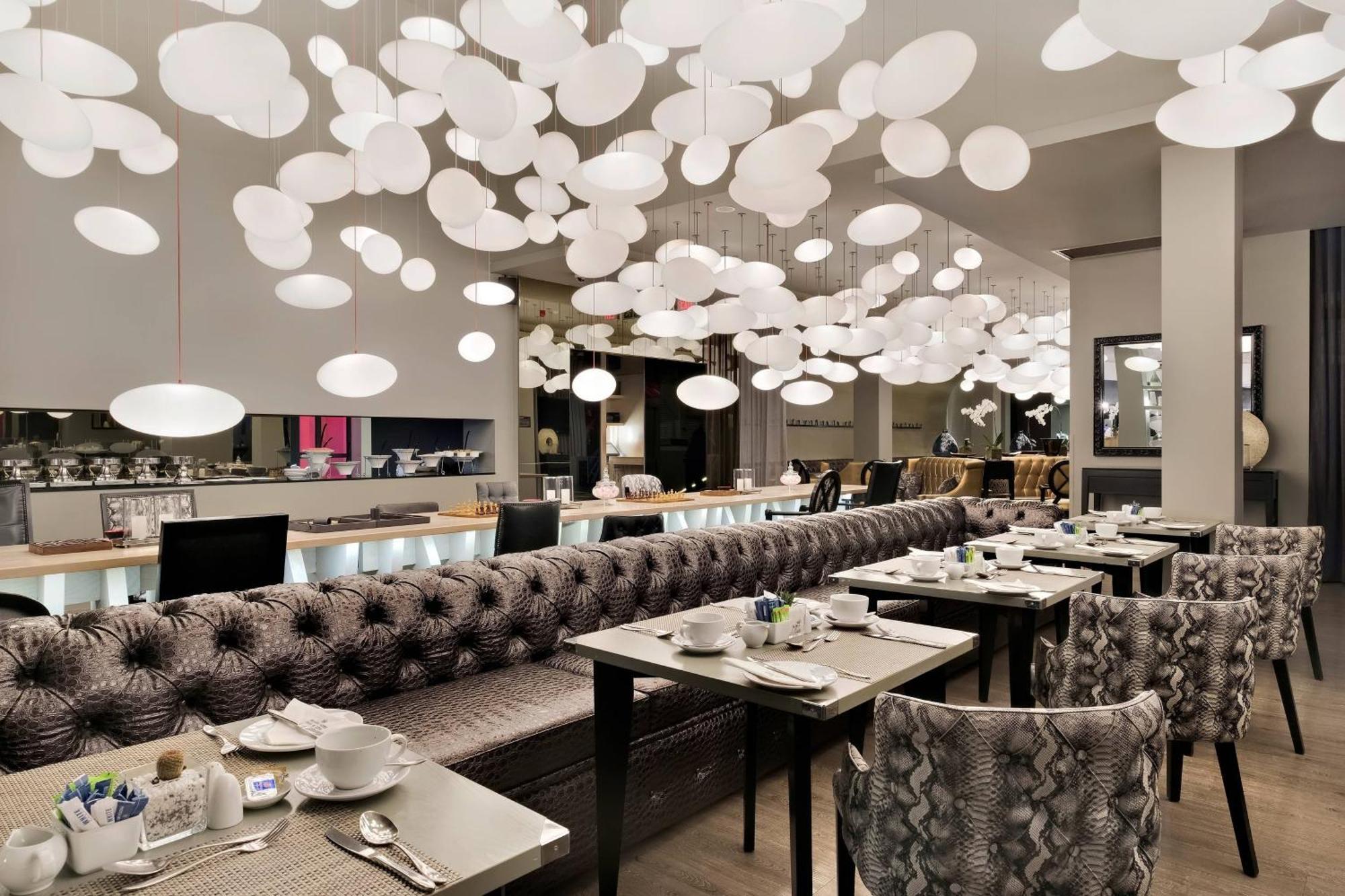 Protea Hotel Fire & Ice! By Marriott Pretoria Menlyn Dış mekan fotoğraf
